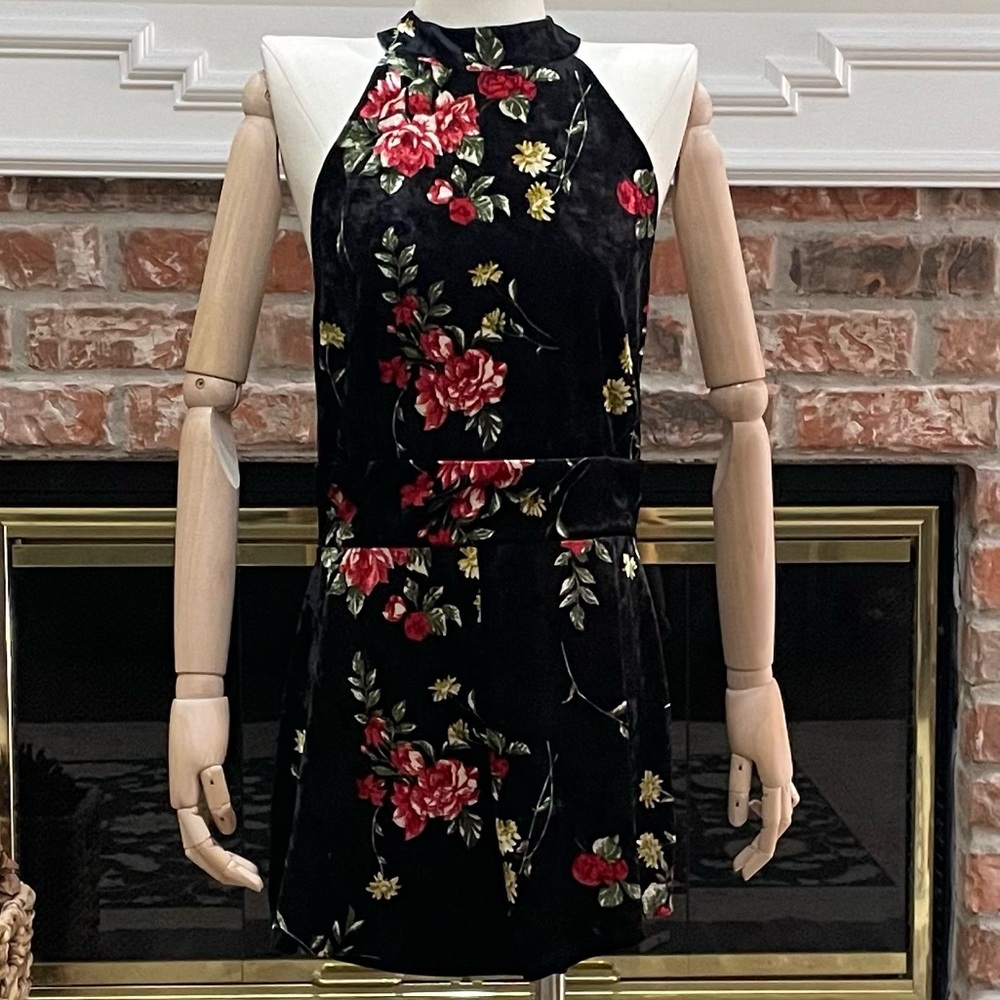 Audrey 3+1 Black Floral Velvet Halter Romper / S / Excellent condition - Picture 4 of 16